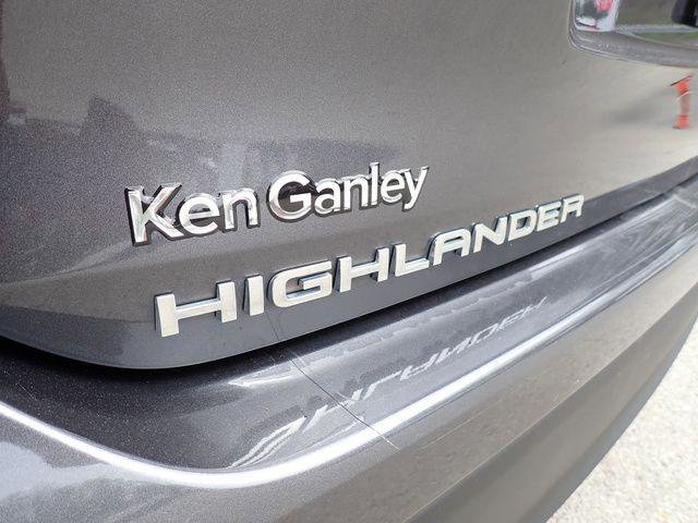 Certified 2021 Toyota Highlander XLE image 7