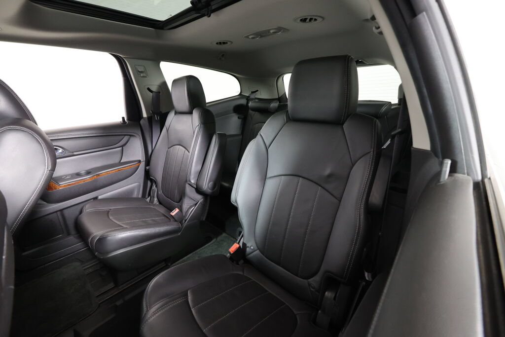 Used 2014 Chevrolet Traverse LTZ w/ LPO, 'HIT The Road' Package FWD image 15
