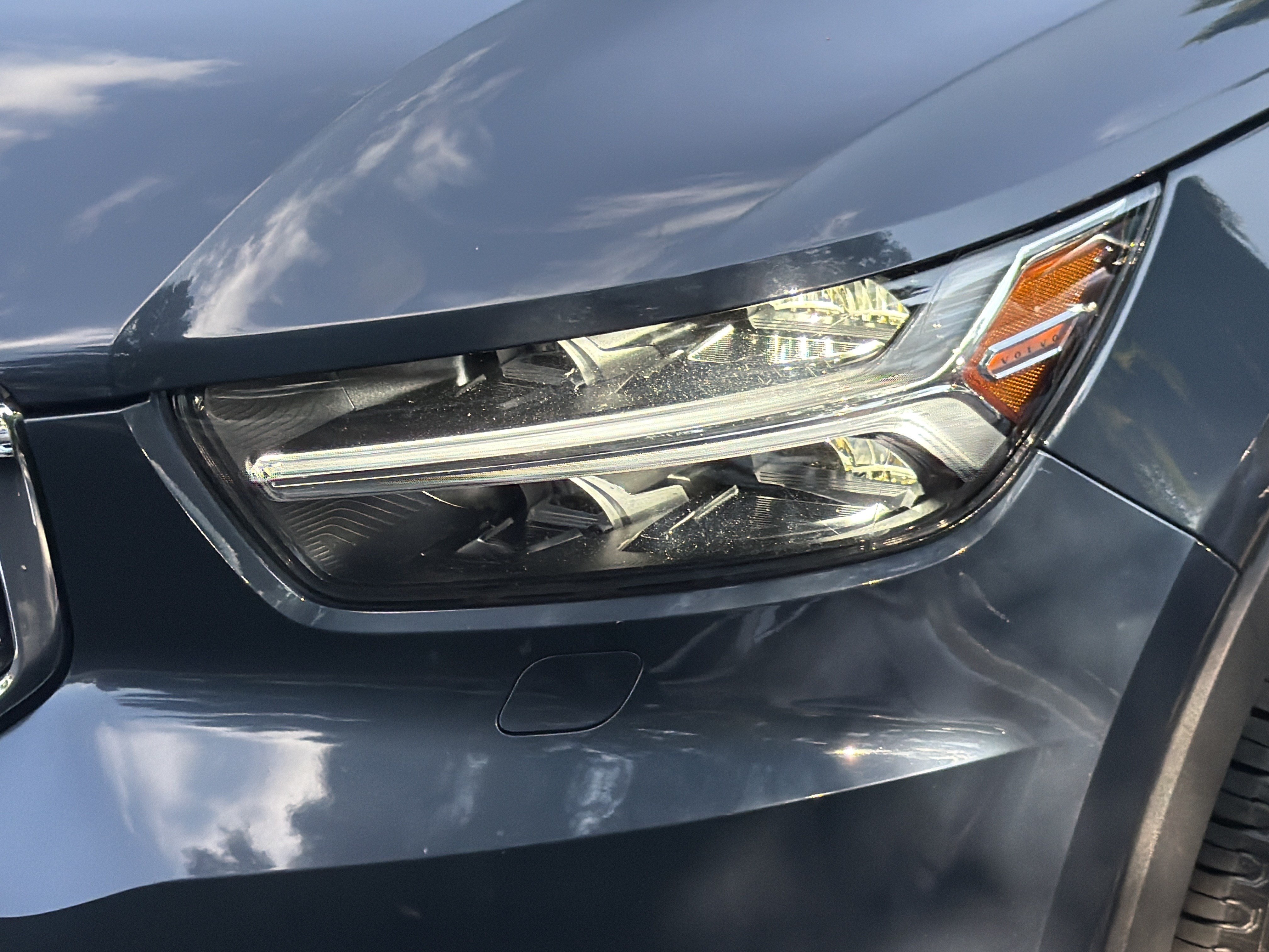 Certified 2022 Volvo XC40 T5 Inscription w/ Advanced Package AWD/4WD image 6