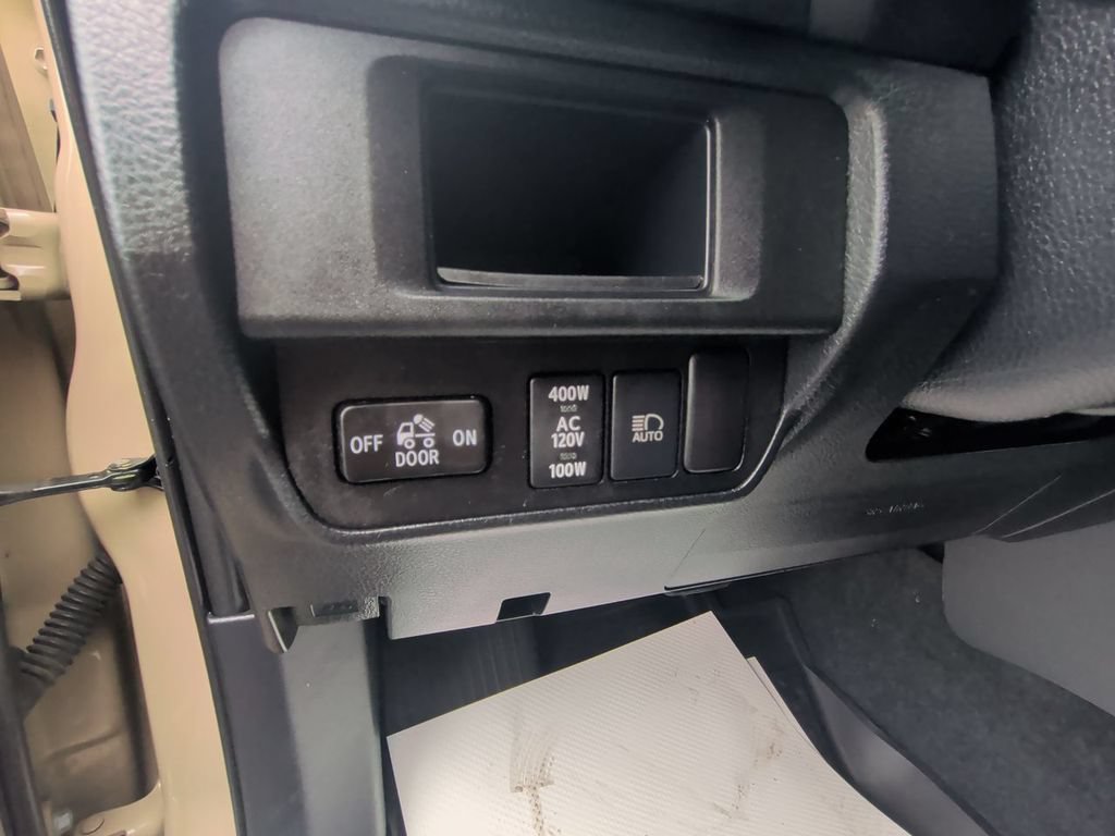 Used 2019 Toyota Tacoma TRD Off-Road AWD/4WD image 14
