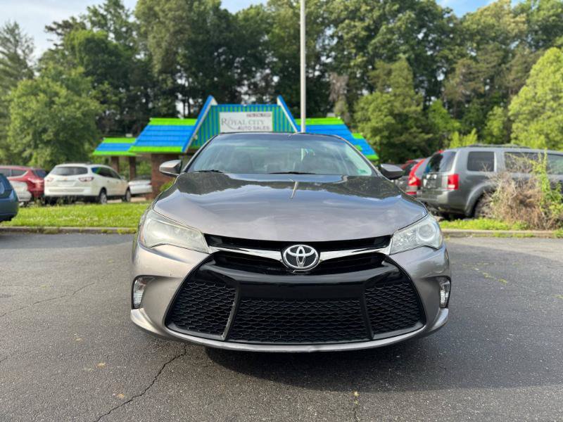 Used 2017 Toyota Camry SE FWD image 2