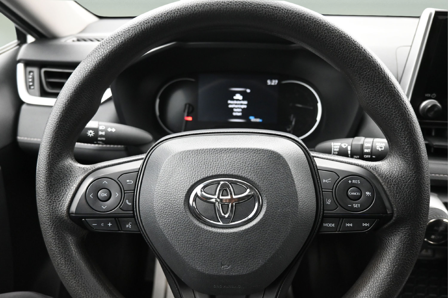 Used 2025 Toyota RAV4 XLE AWD/4WD image 15