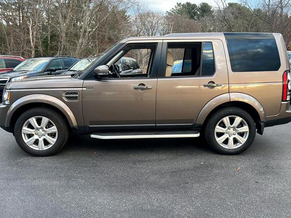 Used 2016 Land Rover LR4 HSE image 2