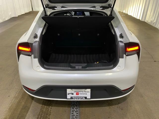 Used 2023 Toyota Prius LE image 12