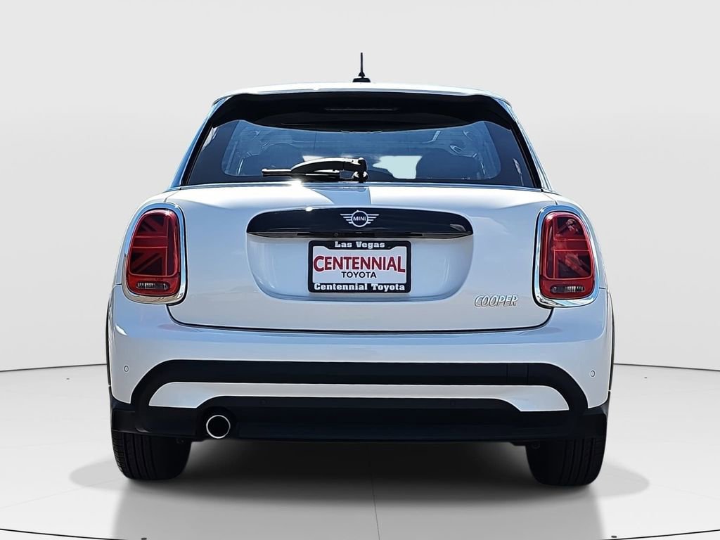 Used 2023 MINI Cooper 4-Door Hardtop image 6
