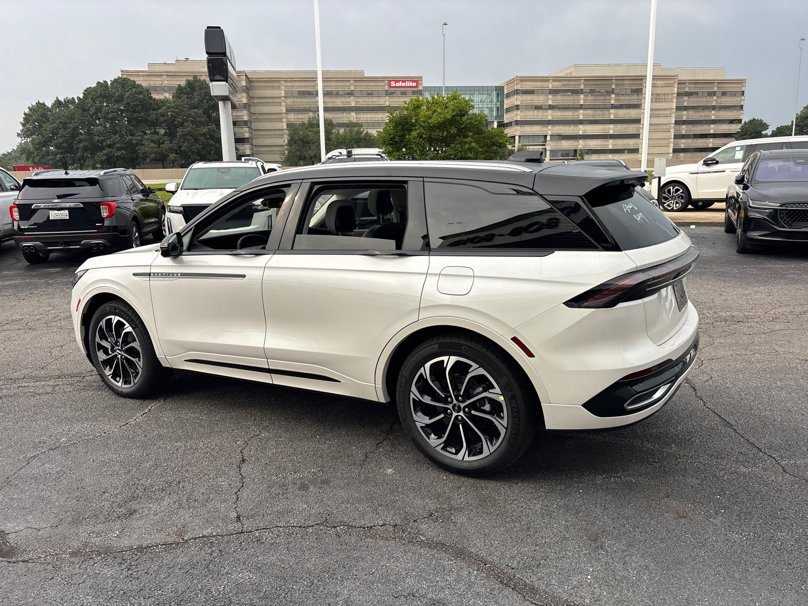 New 2026 Lincoln Nautilus Reserve AWD/4WD image 5