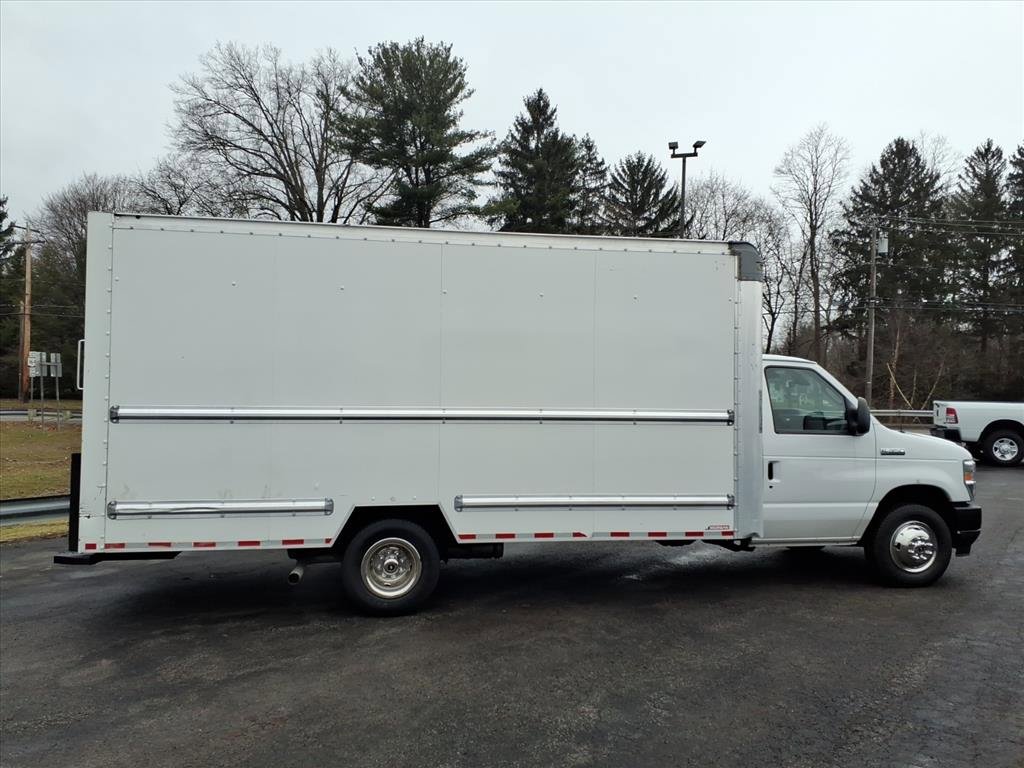 Used 2021 Ford E-350 and Econoline 350 Super Duty image 5