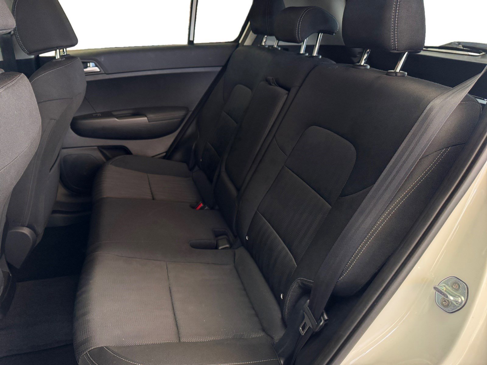 Used 2022 Kia Sportage LX image 13