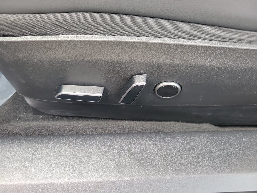 Used 2023 Tesla Model 3 Standard Range RWD image 15