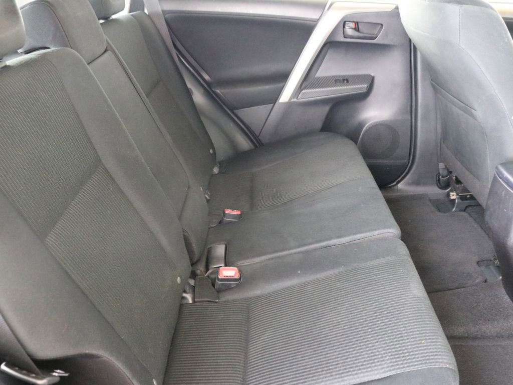 Used 2015 Toyota RAV4 LE AWD/4WD image 29