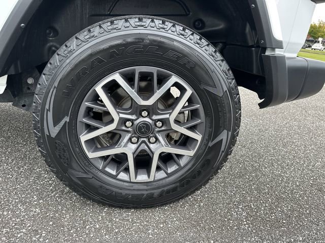 Used 2024 Jeep Wrangler Sahara image 19