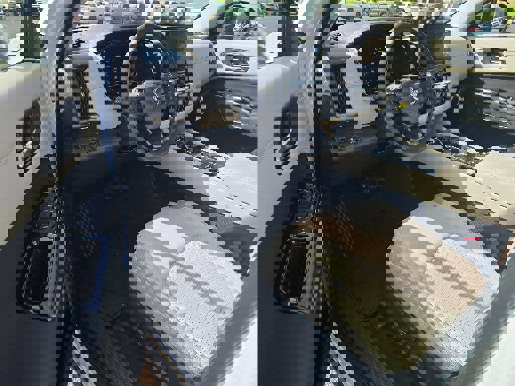 New 2026 Nissan Pathfinder SL image 11