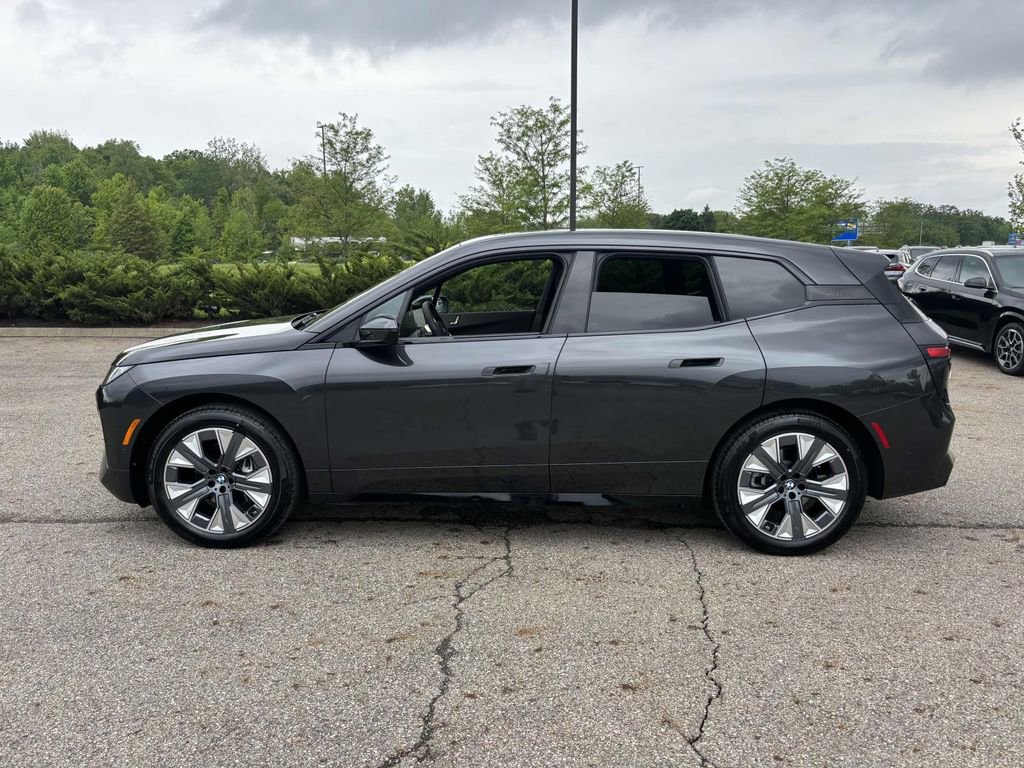 New 2026 BMW iX xDrive45 image 4