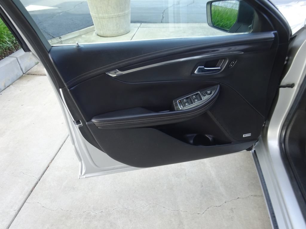Used 2018 Chevrolet Impala LT w/ LT Entertainment Package FWD image 24