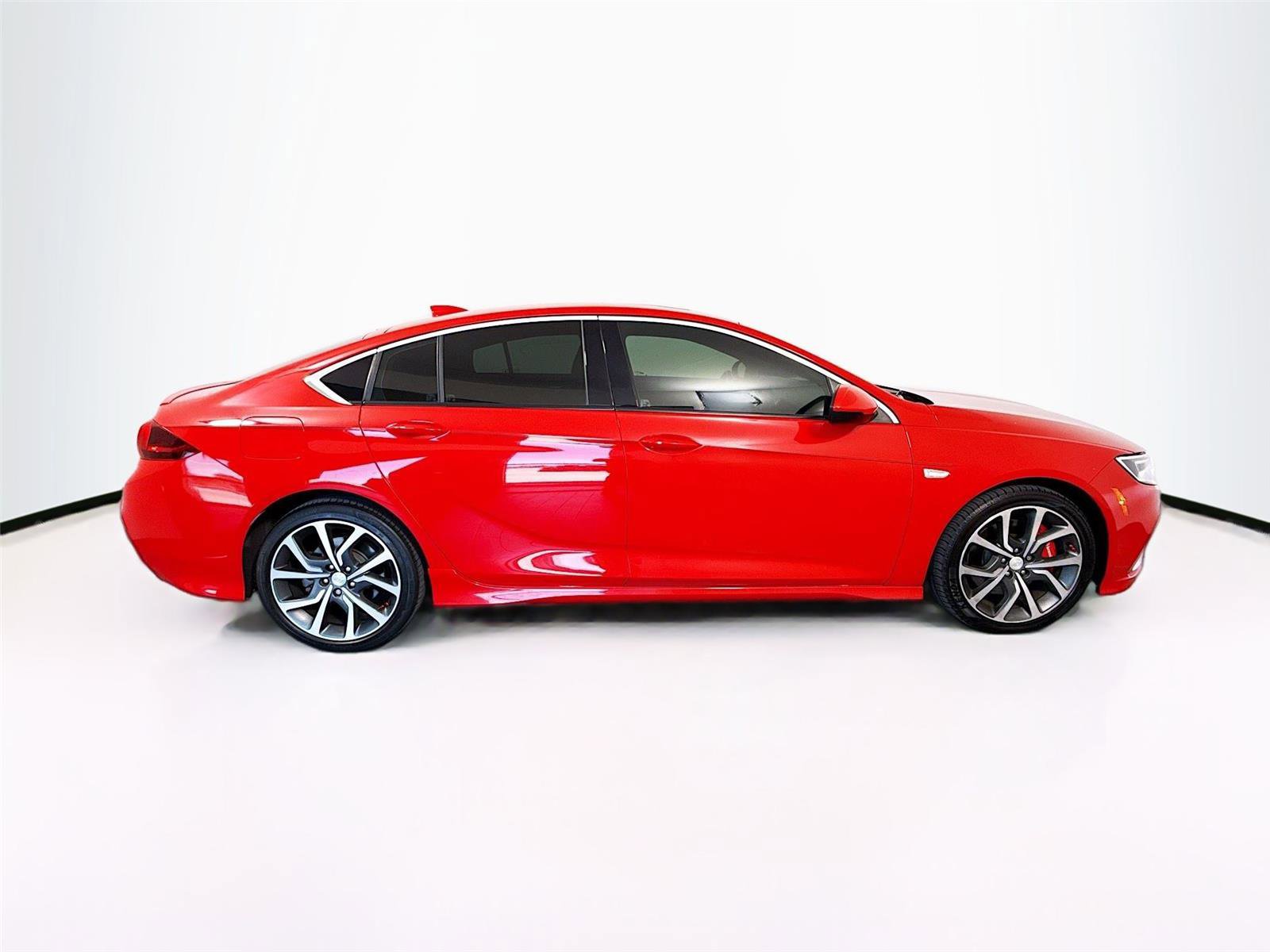 Used 2018 Buick Regal GS w/ Driver Confidence Package #2 image 29