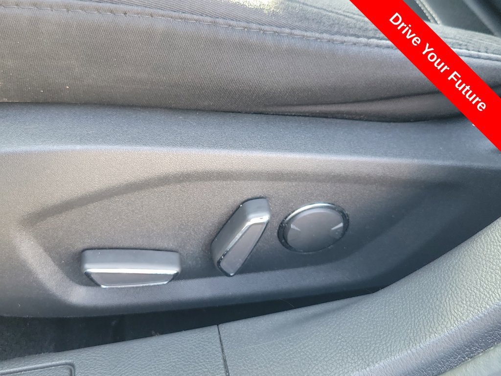 Used 2015 Ford Fusion SE FWD image 17
