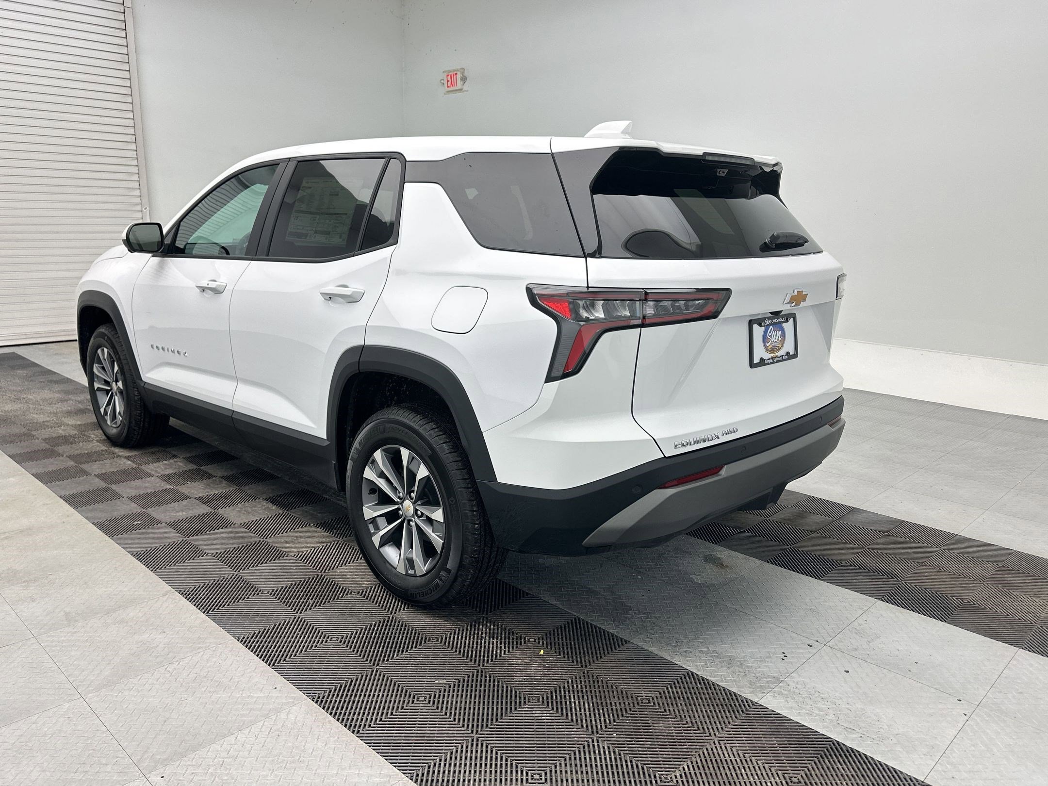 New 2026 Chevrolet Equinox LT w/ Safety and Technology Package image 3