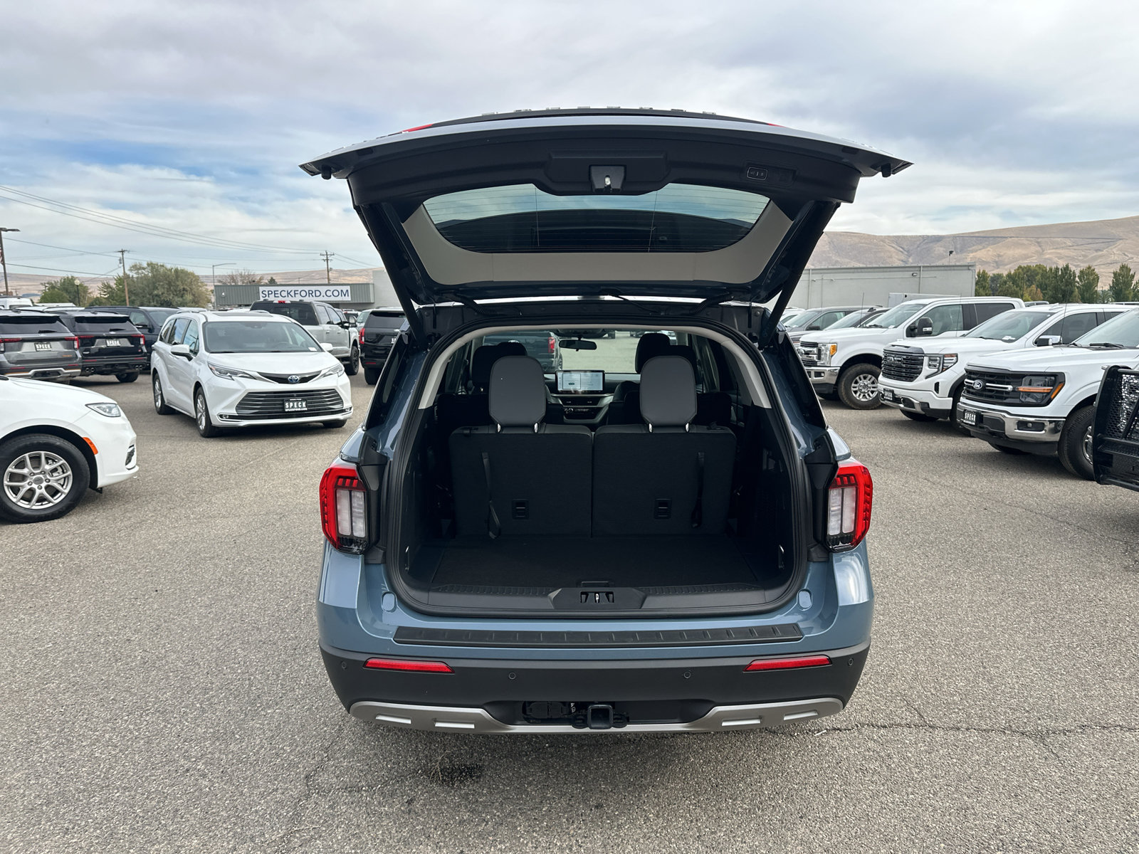 New 2026 Ford Explorer Active w/ Active Comfort Package AWD/4WD image 14