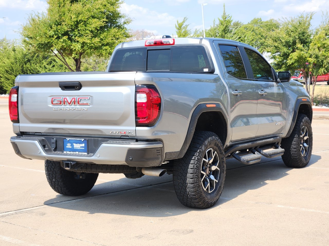 Used 2024 GMC Canyon AT4X AWD/4WD image 4