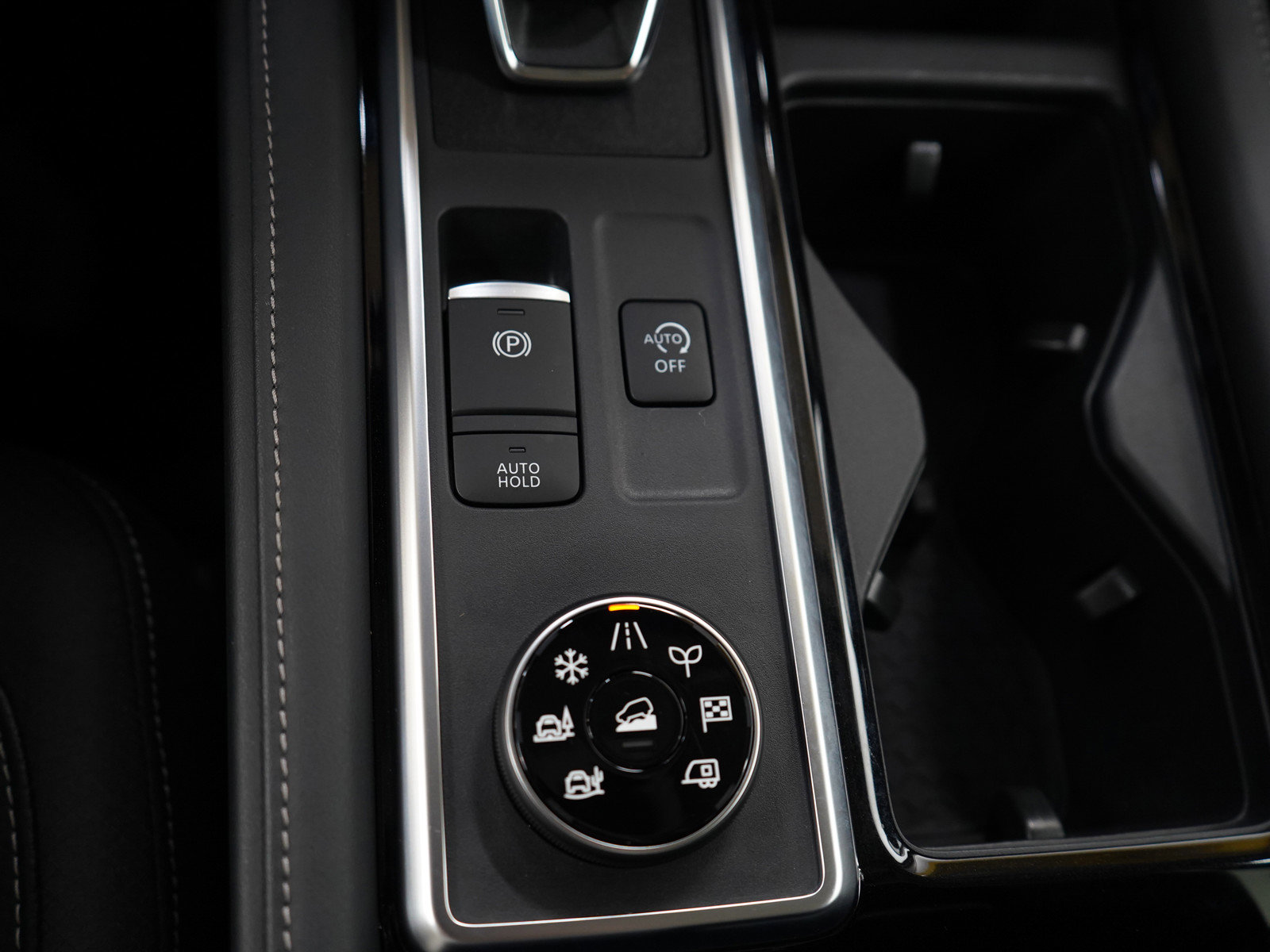 Used 2023 Nissan Pathfinder SL w/ SL Premium Package image 25