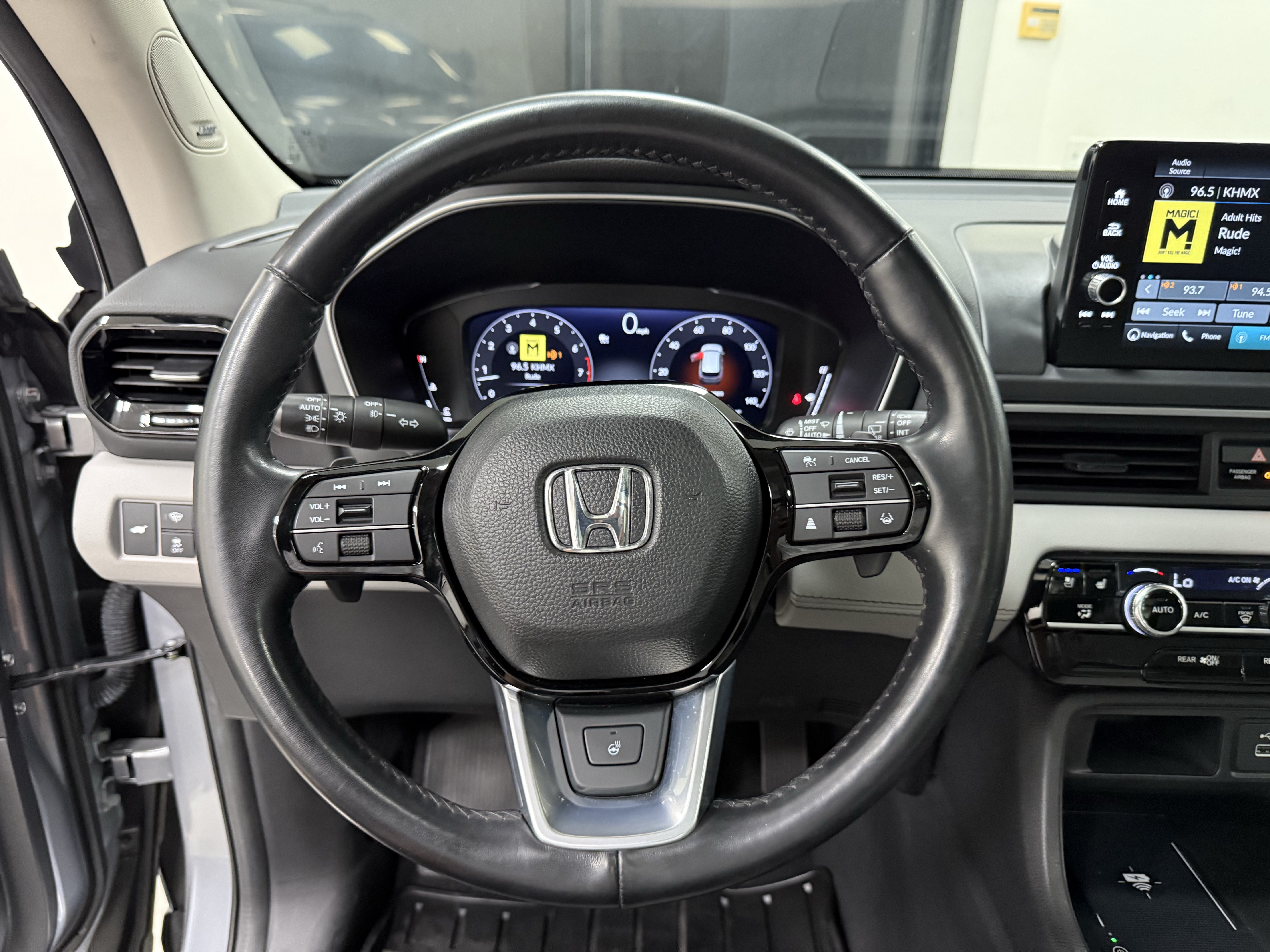 Used 2023 Honda Pilot Elite image 17