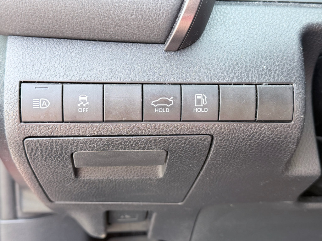 Used 2019 Toyota Camry XSE FWD image 11