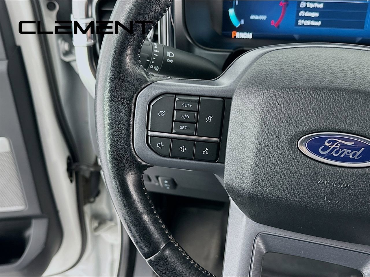 Used 2023 Ford F350 Lariat w/ Sport Appearance Package image 16