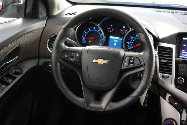 Used 2015 Chevrolet Cruze LT image 10