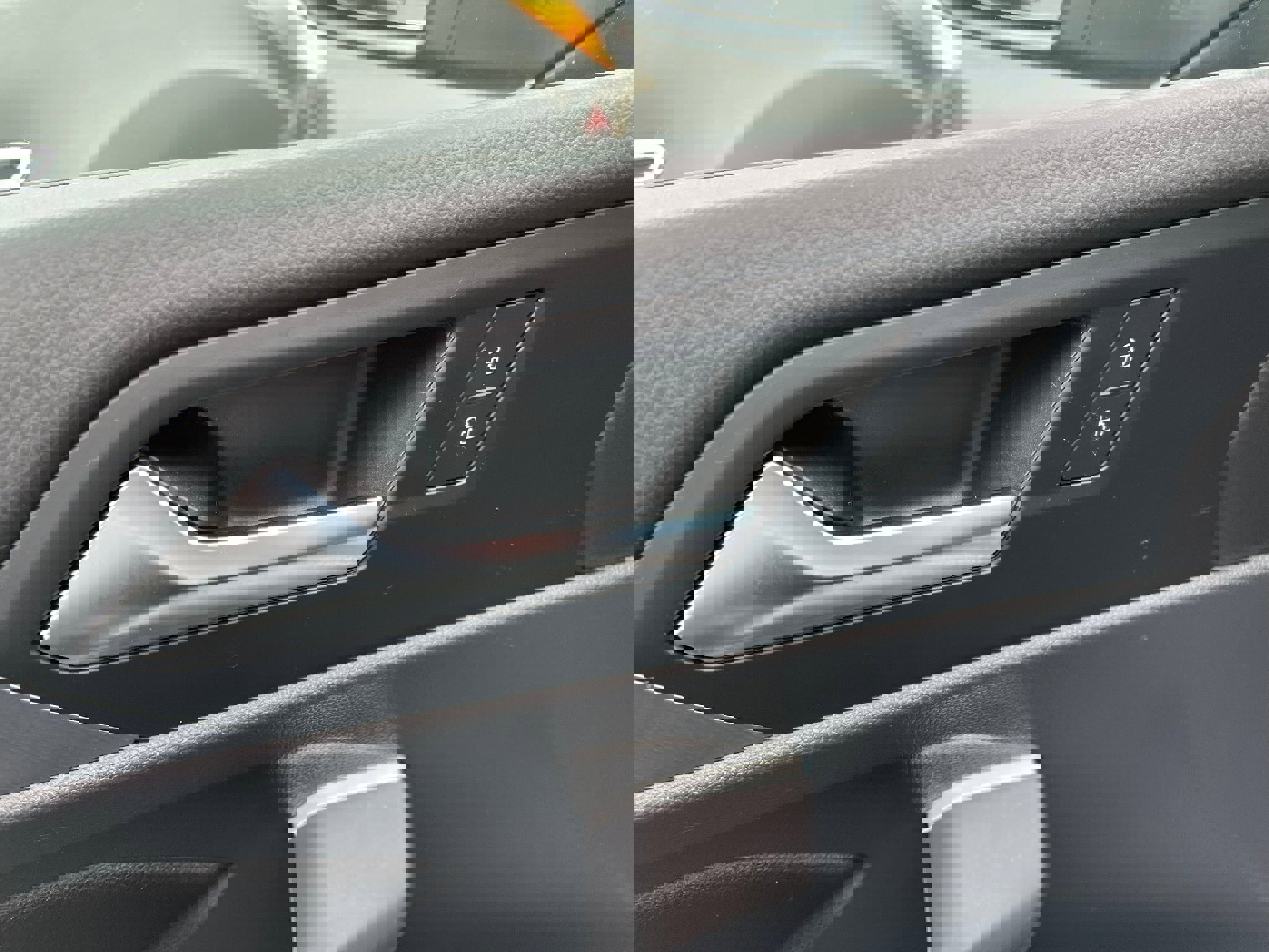 Used 2023 Volkswagen Jetta SE w/ Panoramic Sunroof Package image 19