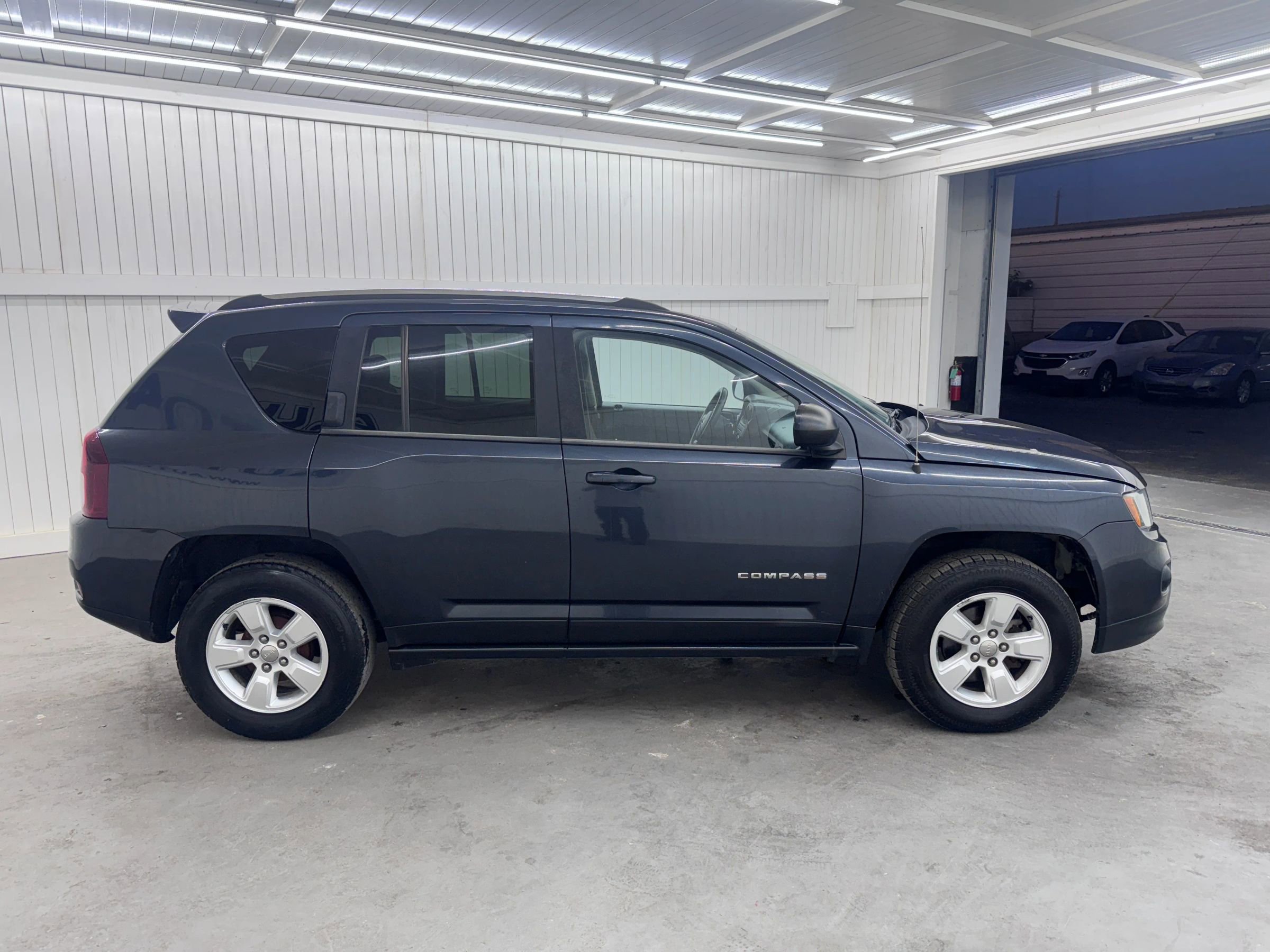 Used 2015 Jeep Compass Sport image 4