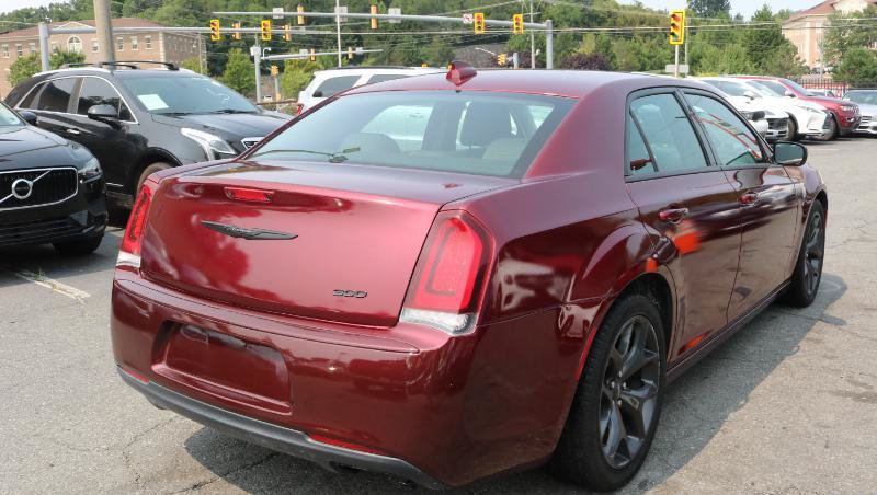 Used 2020 Chrysler 300 Touring w/ Sport Appearance Package RWD image 7