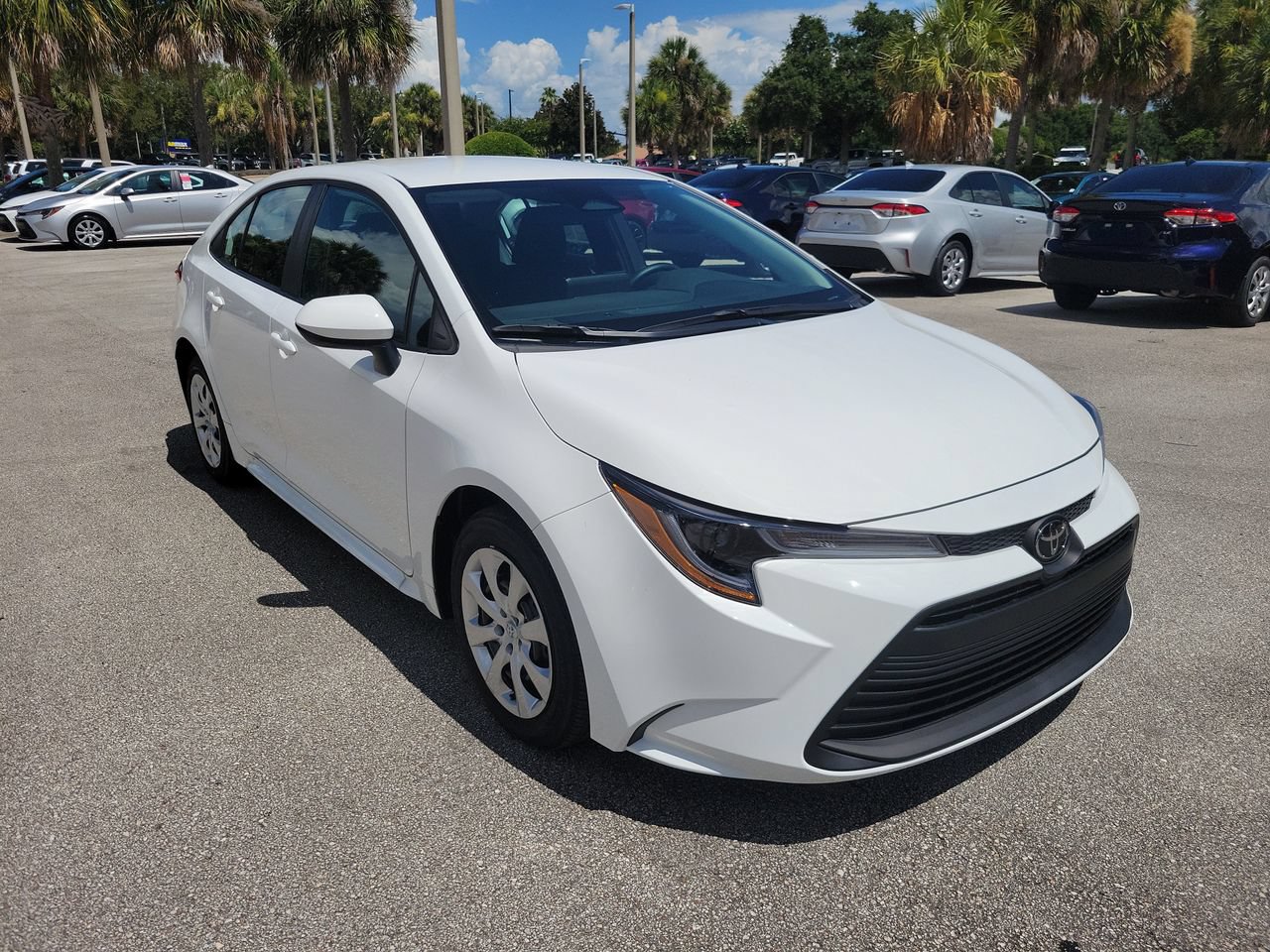 Used 2026 Toyota Corolla LE FWD image 2