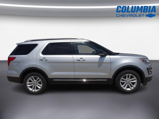 Used 2016 Ford Explorer XLT FWD image 2