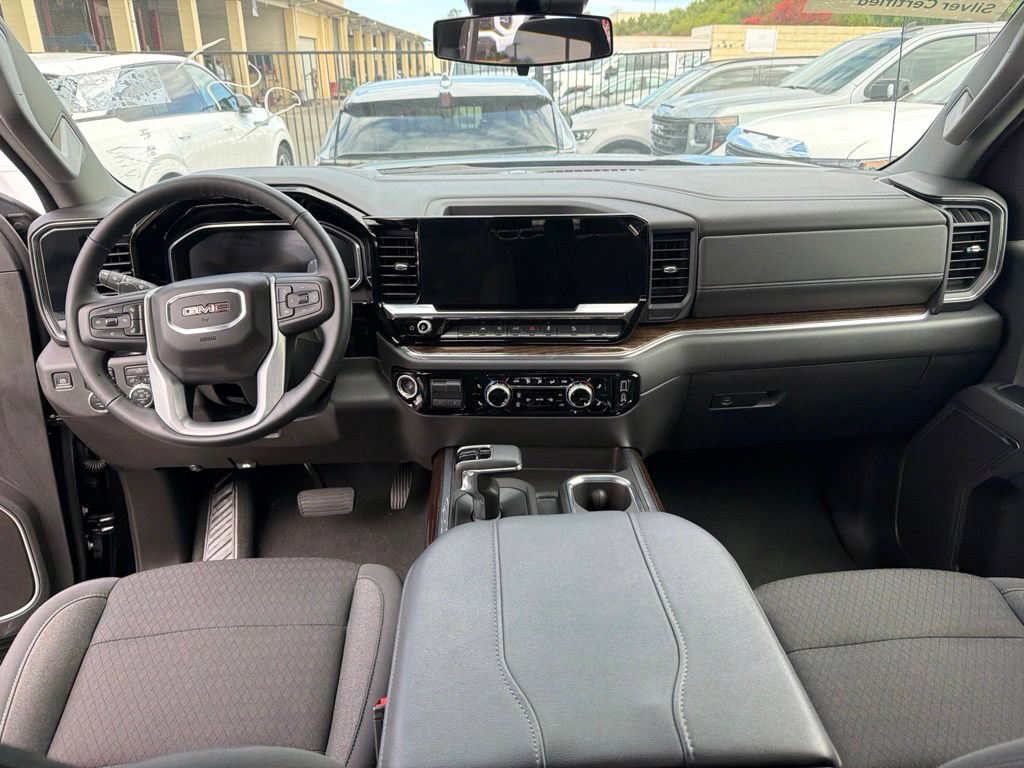 Used 2025 GMC Sierra 1500 Elevation AWD/4WD image 9