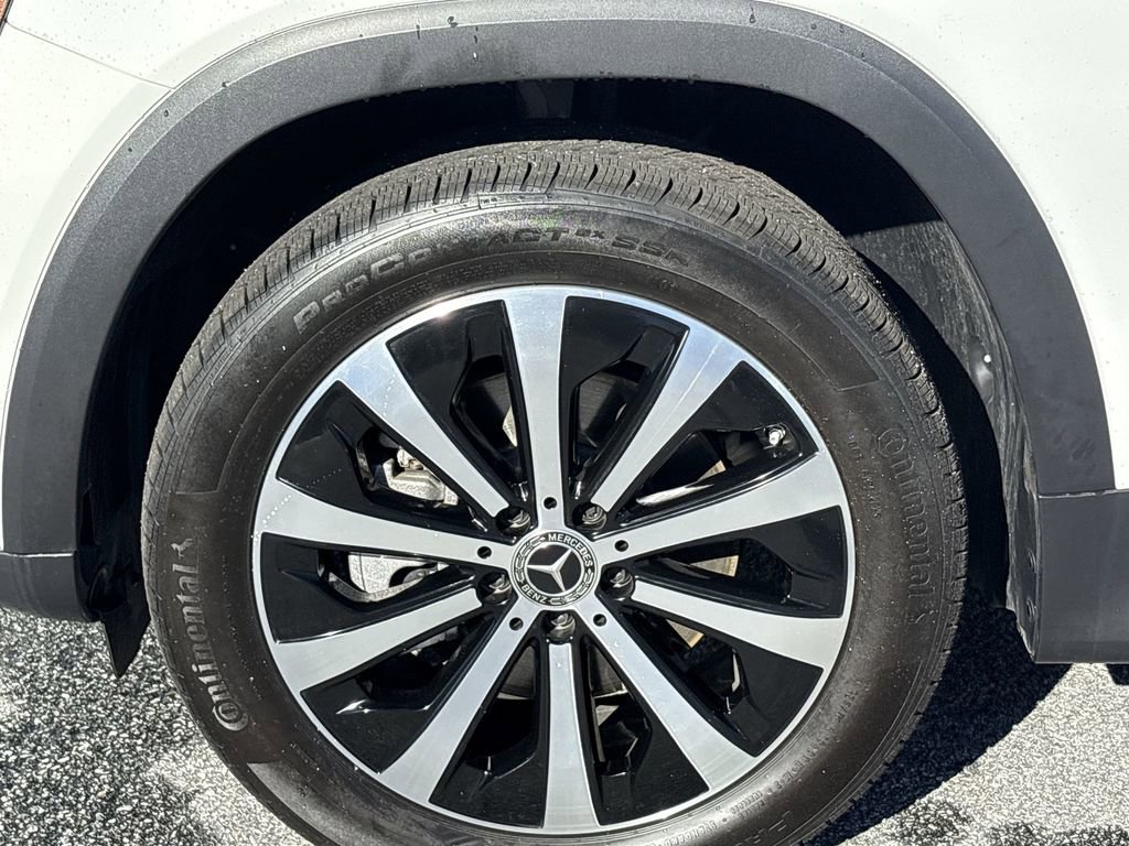 Used 2021 Mercedes-Benz GLB 250 w/ Premium Package image 33