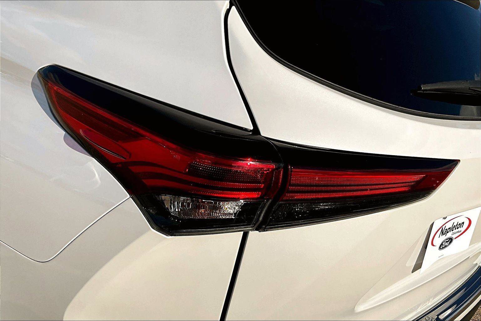 Used 2023 Toyota Highlander XLE image 31