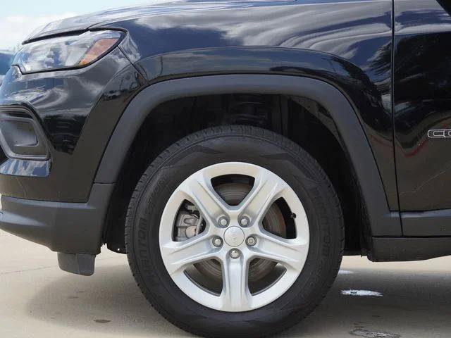 Certified 2023 Jeep Compass Latitude AWD/4WD image 5