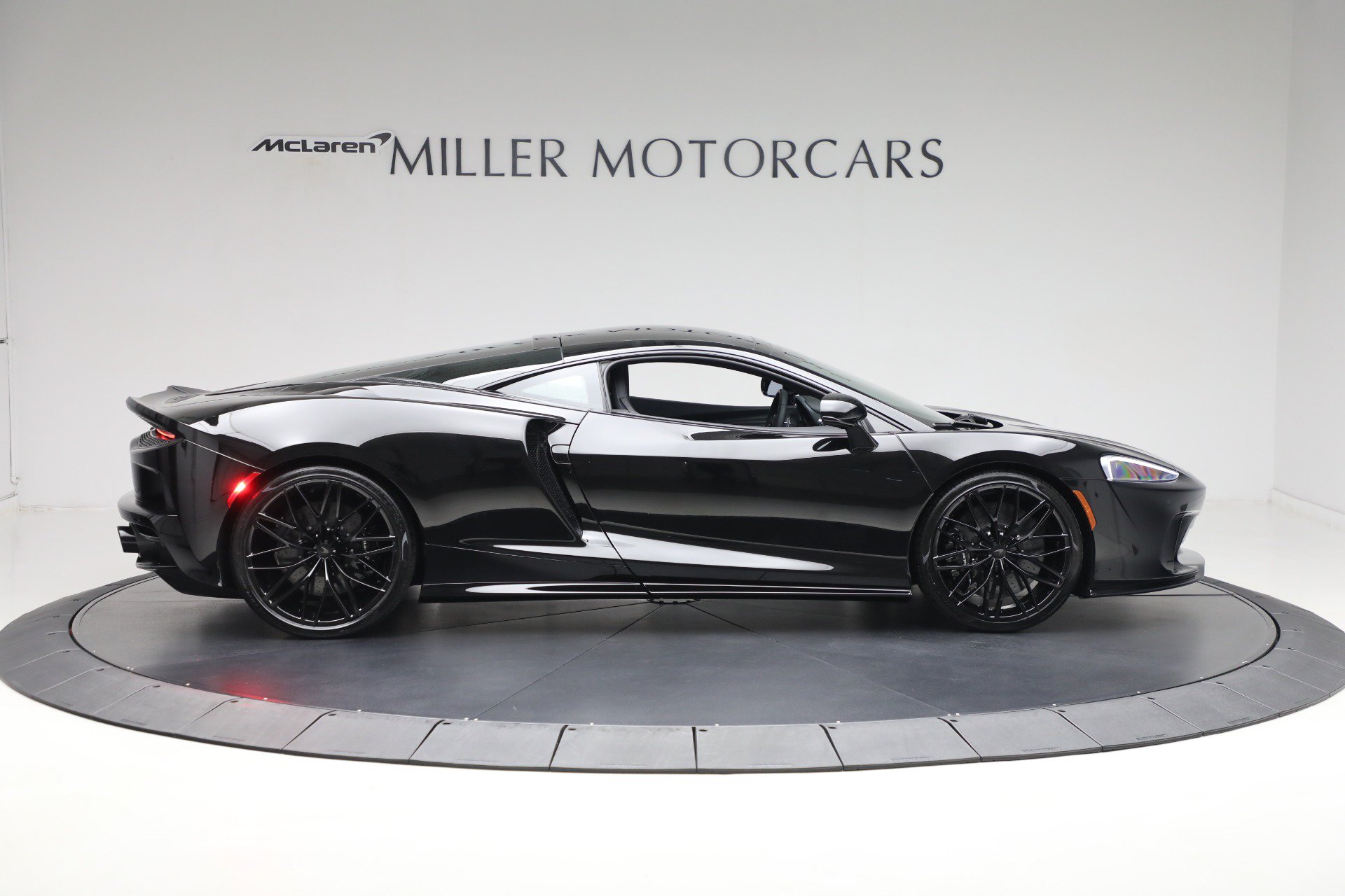 Used 2025 McLaren GTS RWD image 9