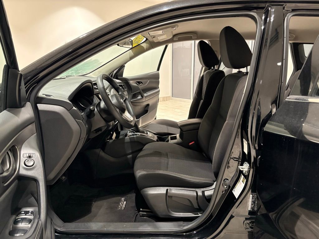 Used 2022 Nissan Rogue Sport S image 14