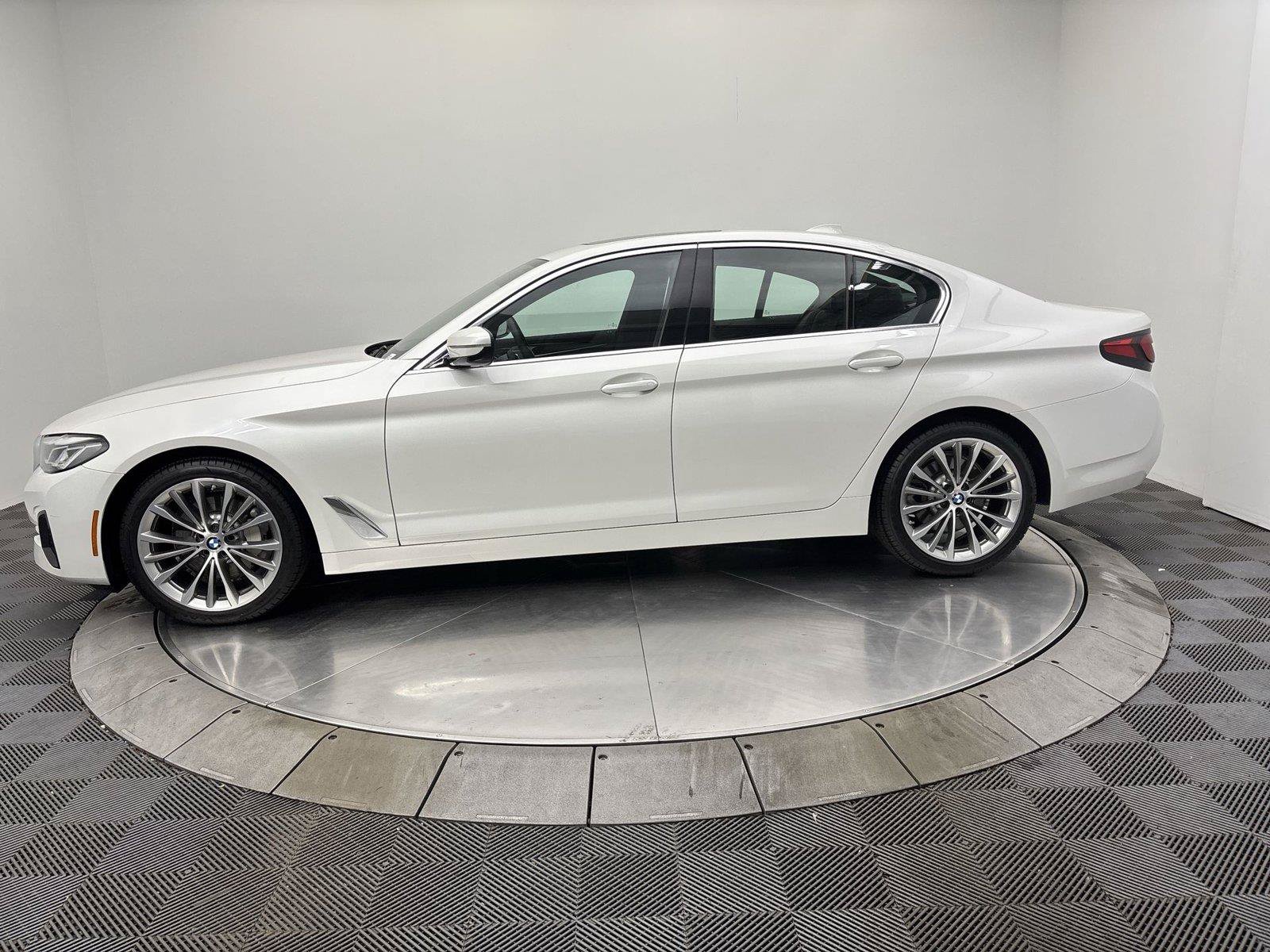 Used 2023 BMW 530i xDrive w/ Convenience Package AWD/4WD image 16