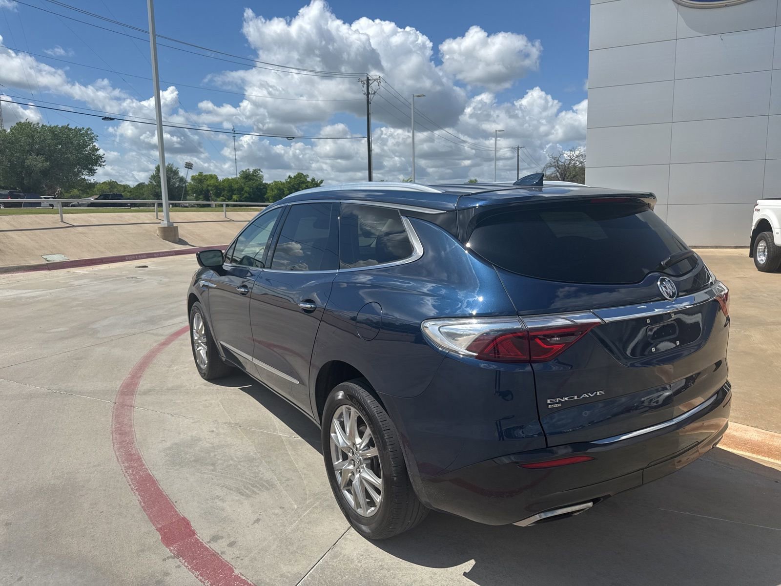 Used 2023 Buick Enclave Essence w/ Experience Buick Package image 7