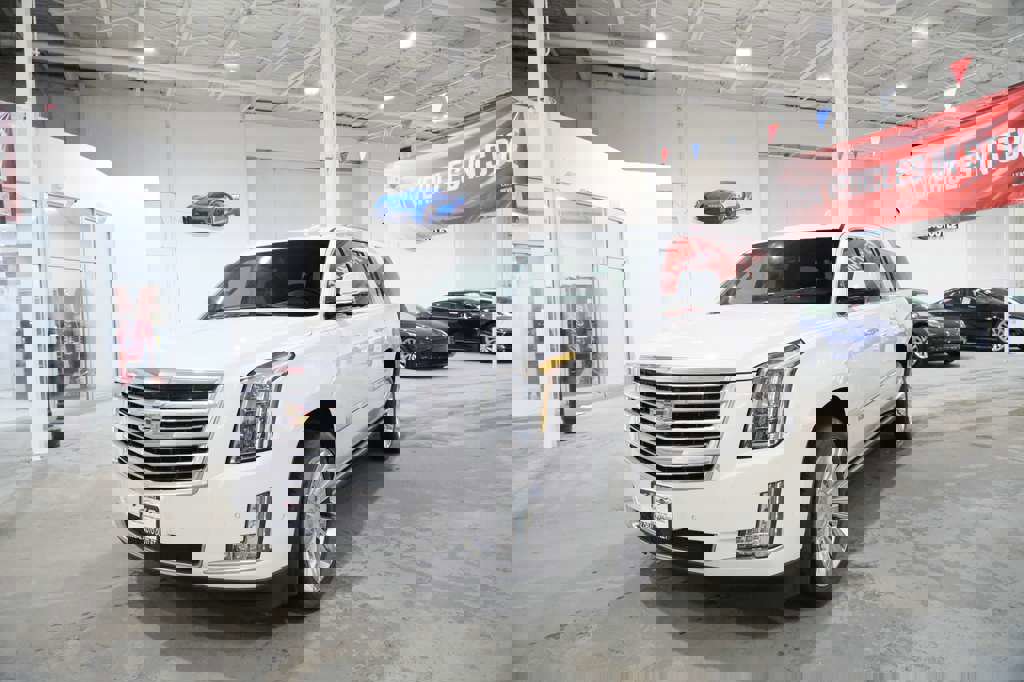 Used 2020 Cadillac Escalade ESV Platinum image 4