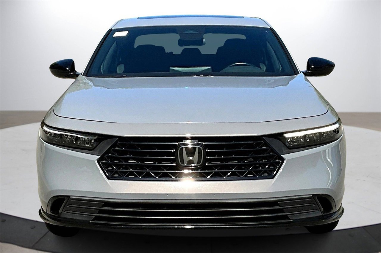 Used 2023 Honda Accord Sport image 3