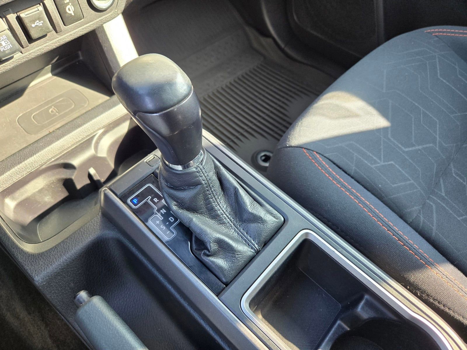 Used 2020 Toyota Tacoma TRD Off-Road image 19