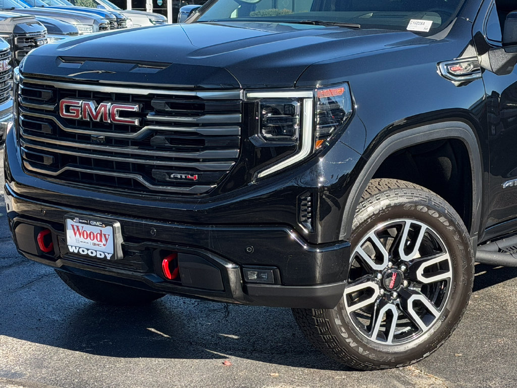 Certified 2025 GMC Sierra 1500 AT4 w/ Technology Package AWD/4WD image 4