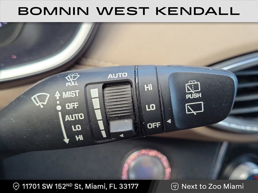 Used 2020 Hyundai Santa Fe Limited w/ Cargo Package image 14