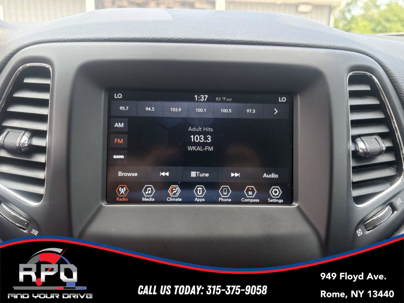Used 2019 Jeep Compass Latitude AWD/4WD image 17
