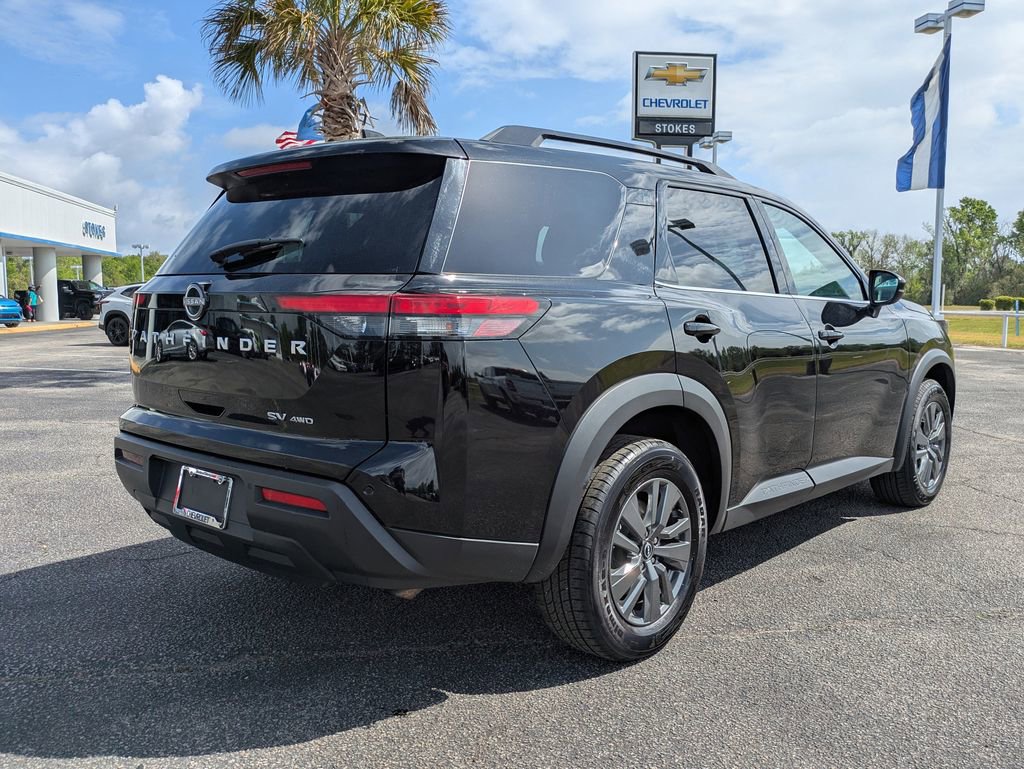 Used 2024 Nissan Pathfinder SV image 5