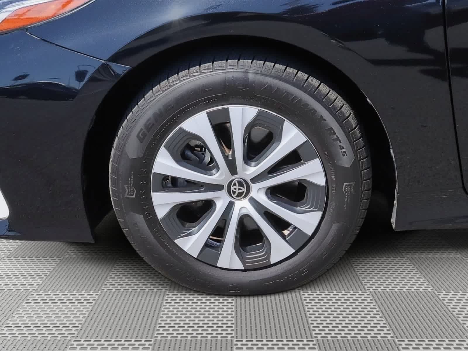 Used 2021 Toyota Prius Prime XLE FWD image 14