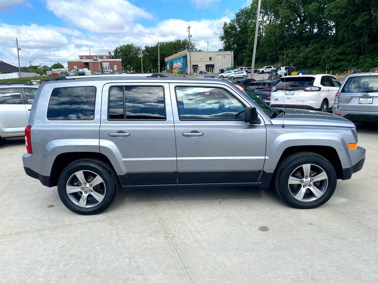 Used 2016 Jeep Patriot High Altitude AWD/4WD image 5